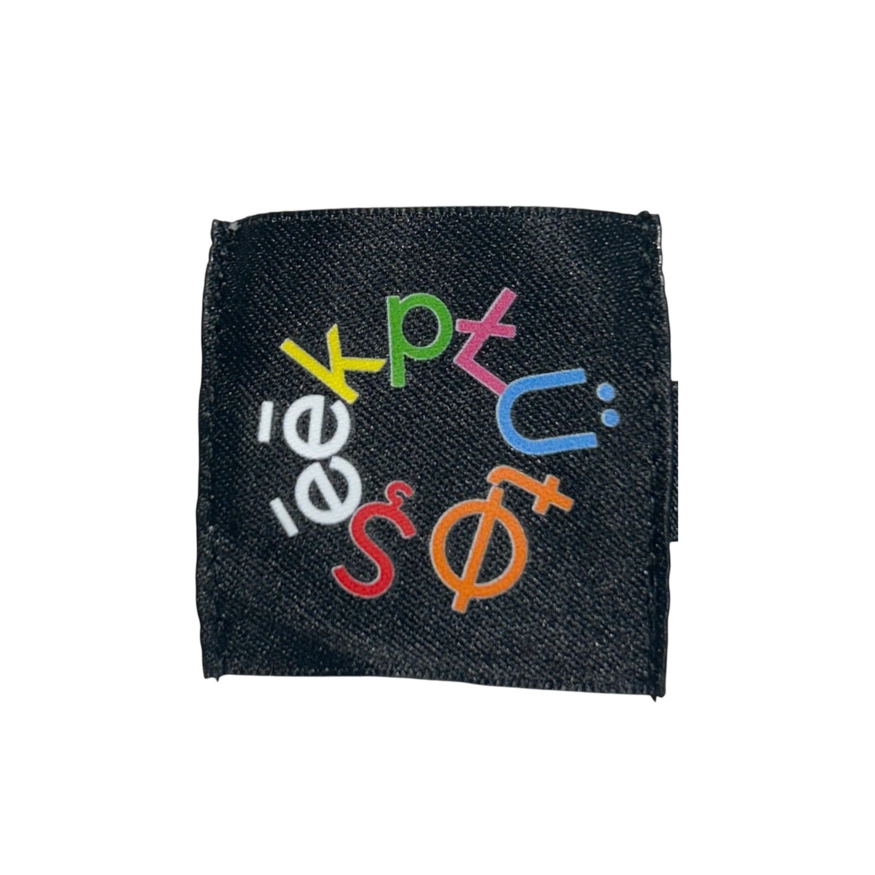 ŞĒĒK PŁÜTØ “Syntax Tee” (BLACK)